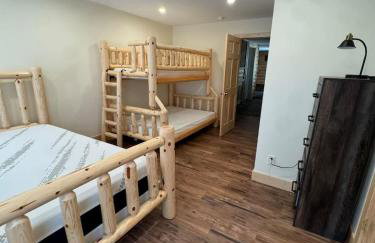 Majestic Cottage Estate with Indoor Heated Pool - Foto 29