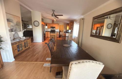 Lake View Home Community Pool in Riviera Heights - Foto 28