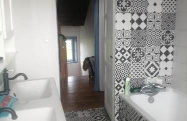 Grande maison dans un village côtier du Finistère - Photo 14