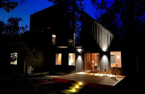 Retro Retreat with Hot Tub, Sauna & Arcade - Foto 12