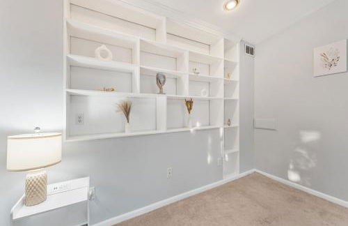 Patio Paradise Stylish 3BR Home with Gaming Room - Photo 10