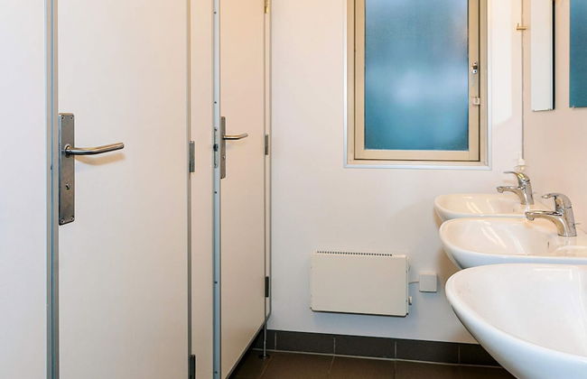 Holiday Home With Shared Kitchen & Bathroom - Foto 9