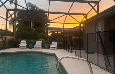 Themed kid bedrooms, 17 miles to Disney and Legoland, private pool, kitchen, wifi, washer, dryer - Foto 43