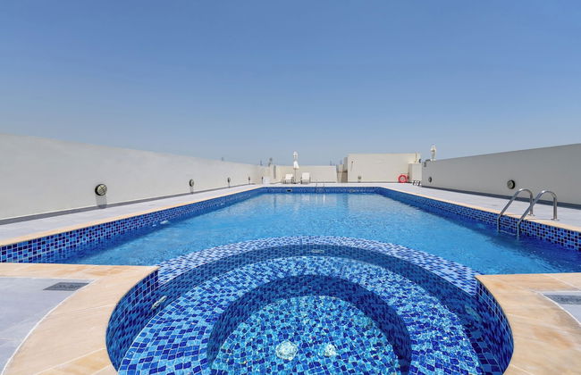 Marco Polo - Spacious Studio Lush View - Photo 1