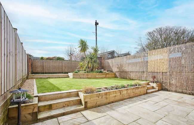 Host Stay Emilyn House - Photo 29