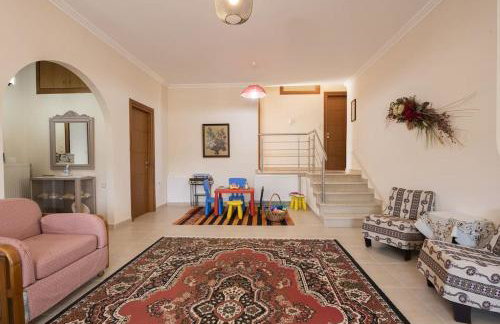 AIWA Διαμέρισμα 130τμ 1ου ορόφου σε διώροφη οικία - Foto 3