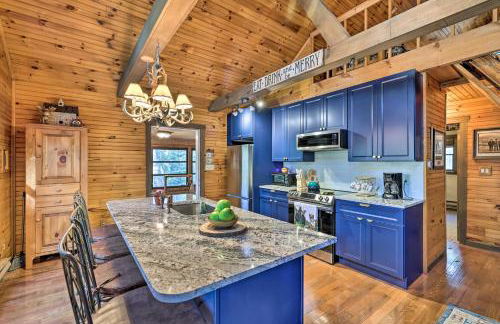 Deck and Forest Views Secluded Cresco Cabin! - Foto 9