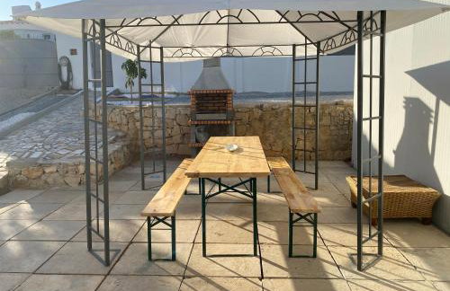 Moradia Olival- BBQ, 2 Quartos, Quintal - Foto 12