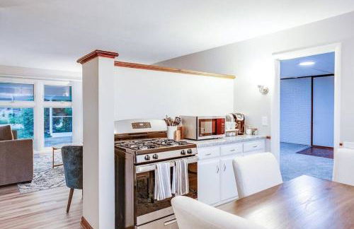 Modern Cozy Home 4 min Drive from Notre Dame - Foto 12