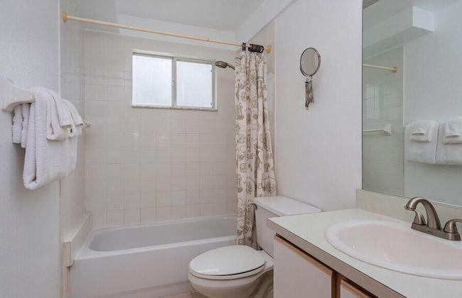 Villas at Island Club Community, Pools, Jacuzzi and More! - Photo 22