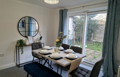 Superb & Beautiful Stourport Home with 7 Beds by PureStay - Foto 10