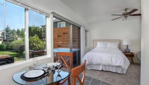 Mother in Law Suite with Private Hot Tub--Downtown - Foto 4, Garden