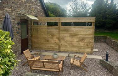 Shepherds Hut - Photo 22