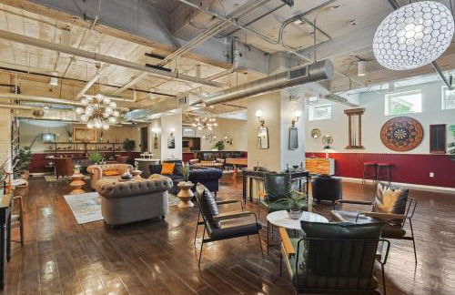 Luxury 1 Bed Downtown Views, POOL GYM Theater Room - Foto 24