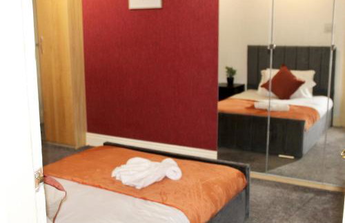 4 bedroom home with games room - sleeps 8 Perfect for families, groups and contractors - Foto 11