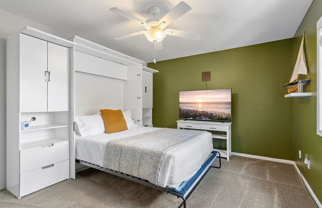 The Giraffe House - Photo 14