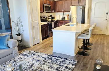 Luxury 1 BedRM Unit in Frisco Pool Gym & Workplace - Foto 29