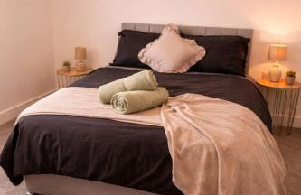 New Build 3-Bed in Rotherham Fast WiFi, Garden & Driveway - Foto 6