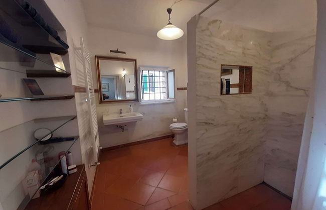 Tuscan Hilltop Getaway - Foto 21