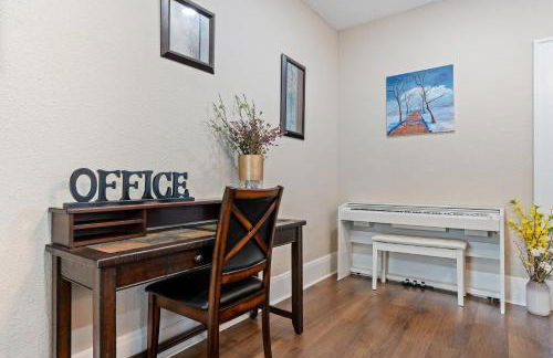 Bungalow Retreat! - Photo 24