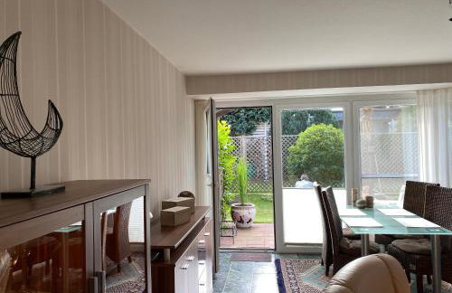 Lüttje Huus Frieda mit Strandkorb am Strand von Mai bis September - Photo 17