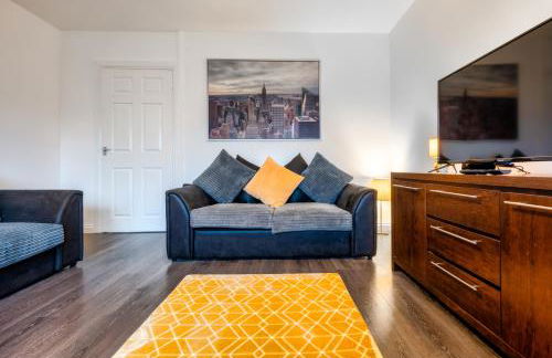 Balloch House -Spacious 3 bed house with on street parking - Photo 23