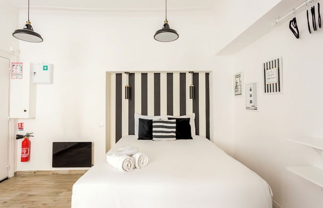 Reva Suites - Photo 8