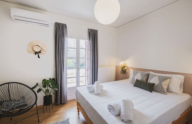 Mid-Century Modern Villa Vintage Charm - Foto 2