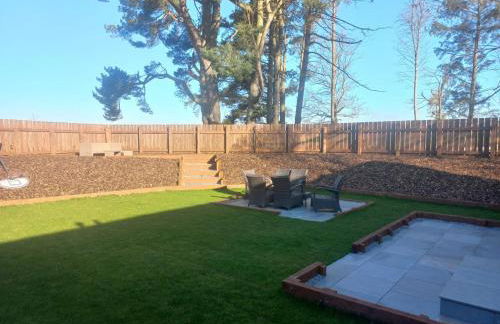 Clova Cottage 7BR Retreat - Photo 4