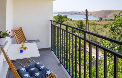 1 Bedroom Lovely Apartment In Vlasici - Foto 7