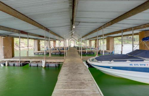 Bring Your Boat! Greers Ferry Lake Home with Slip - Foto 1
