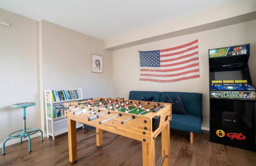 4Bd, putt putt, turf, grill, fire pit & more! - Photo 68