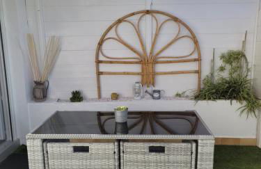 Tahiti Beach, T2 à la mer, piscine, terrasse et parking - Foto 2