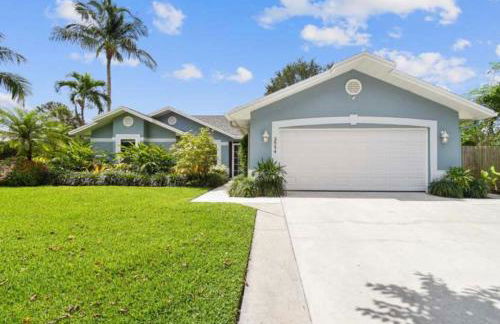 Florida house, 4br 2bt with private pool oasis - Photo 1