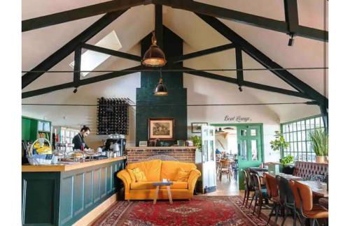 Sleeps 2 -Central Ellesmere -Parking - PetFriendly - Foto 37