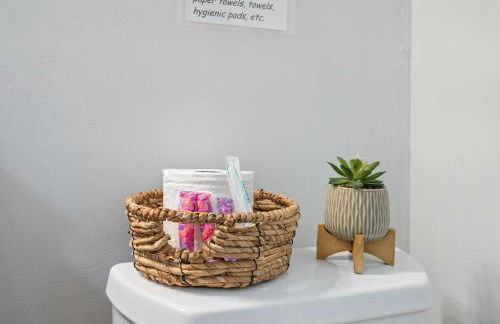 Fire pit - 6 Min to North Hills - Screened Porch - Foto 30