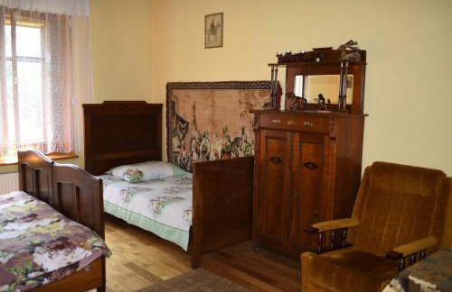 Dwor Trzesniow - Foto 20