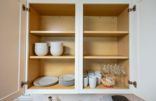 Cozy 4BR King Suite Home by WEC & Downtown! - Foto 20