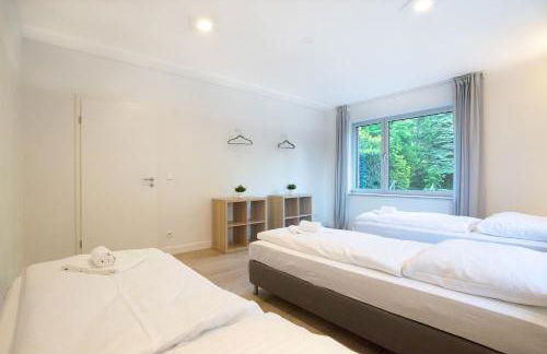 Tolstov House - Freistehendes 9 Zimmer Haus mit großem Garten - Photo 3