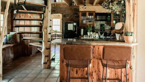 Cozy Cabin on Route 66 with Hot Tub- Edmond, OK - Foto 4