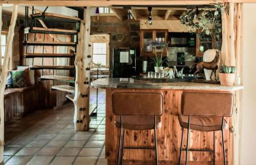 Cozy Cabin on Route 66 with Hot Tub- Edmond, OK - Foto 4