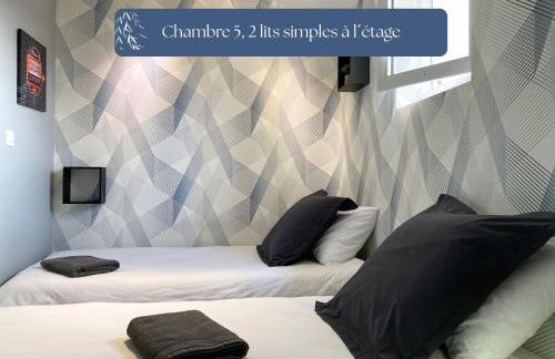 Grand Gîte Le Saule en Scie - 3 étoiles - Spa chauffé, 12 à 14 pers, jardin clos, 30 mn PuyduFou - Foto 22