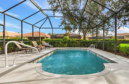 Relax, Play & Unwind in Paradise! Poolside Fun & Resort Vibes - Villa Sail Away - Foto 1