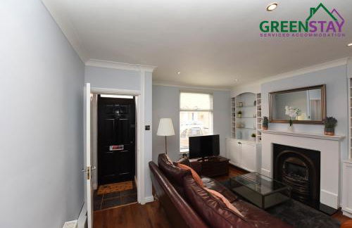 "Honeysuckle House Chester" by Greenstay Serviced Accommodation - Large 3 Bed House, Sleeps 6, Perfect For Contractors, Business Travellers, Families & Groups - Photo 16