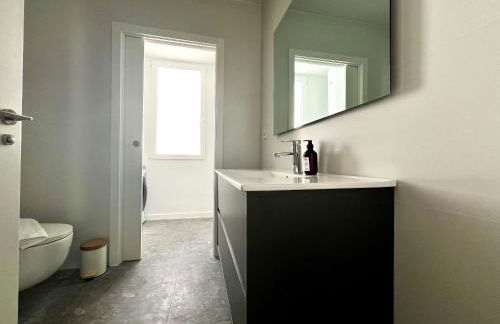 Premium Penthouse Seasonal Rental - Photo 17