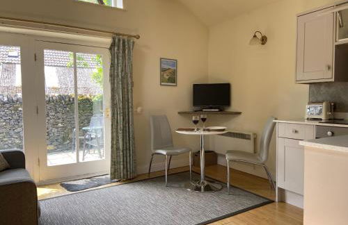 Swallow Barn - Photo 7