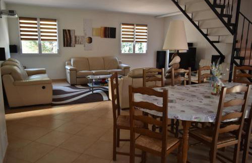 villa classée 4 étoiles avec piscine et boulodrome - Photo 16