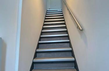 FEDDERSEN LIVING Moderne Ferienwohnungen - Gemütlich - Netflix - Voll ausgestattet - Waschmaschine - zentral gelegen - Foto 26