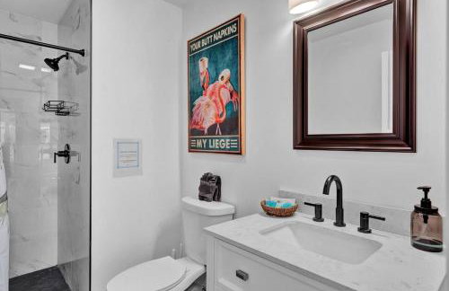 Chalet with Hot Tub, Game, Movie Room, Lake and Pool Access - Foto 33