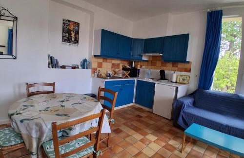 Gîte du vigneron à La Terrasse piscine local vélos - Photo 9